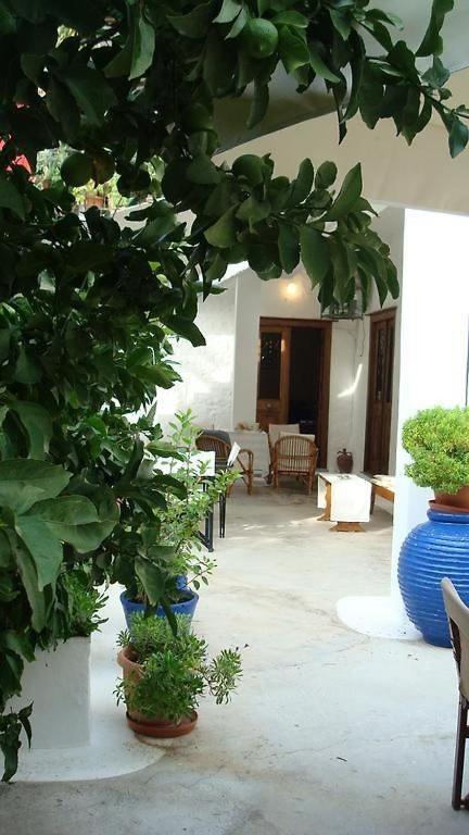 Douskos Uptown Living Hotel Hydra  Exterior foto
