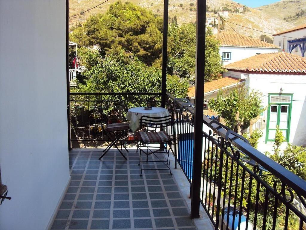 Douskos Uptown Living Hotel Hydra  Exterior foto