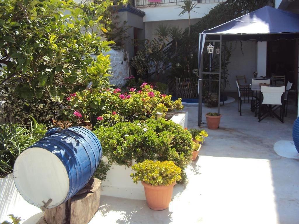 Douskos Uptown Living Hotel Hydra  Exterior foto