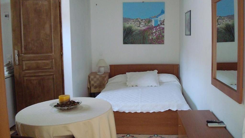 Douskos Uptown Living Hotel Hydra  Exterior foto