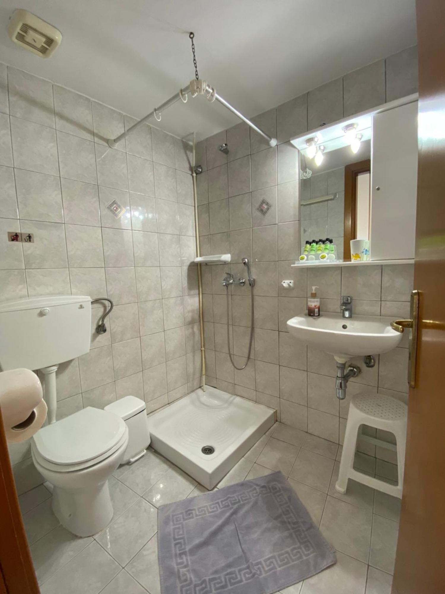 Douskos Uptown Living Hotel Hydra  Exterior foto