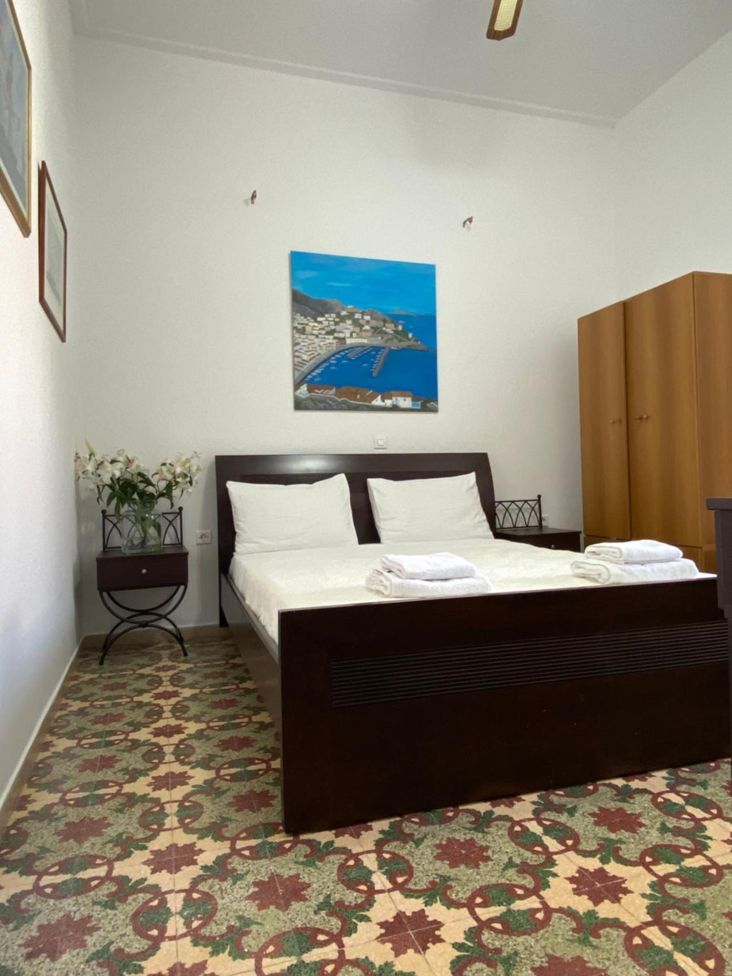 Douskos Uptown Living Hotel Hydra  Exterior foto